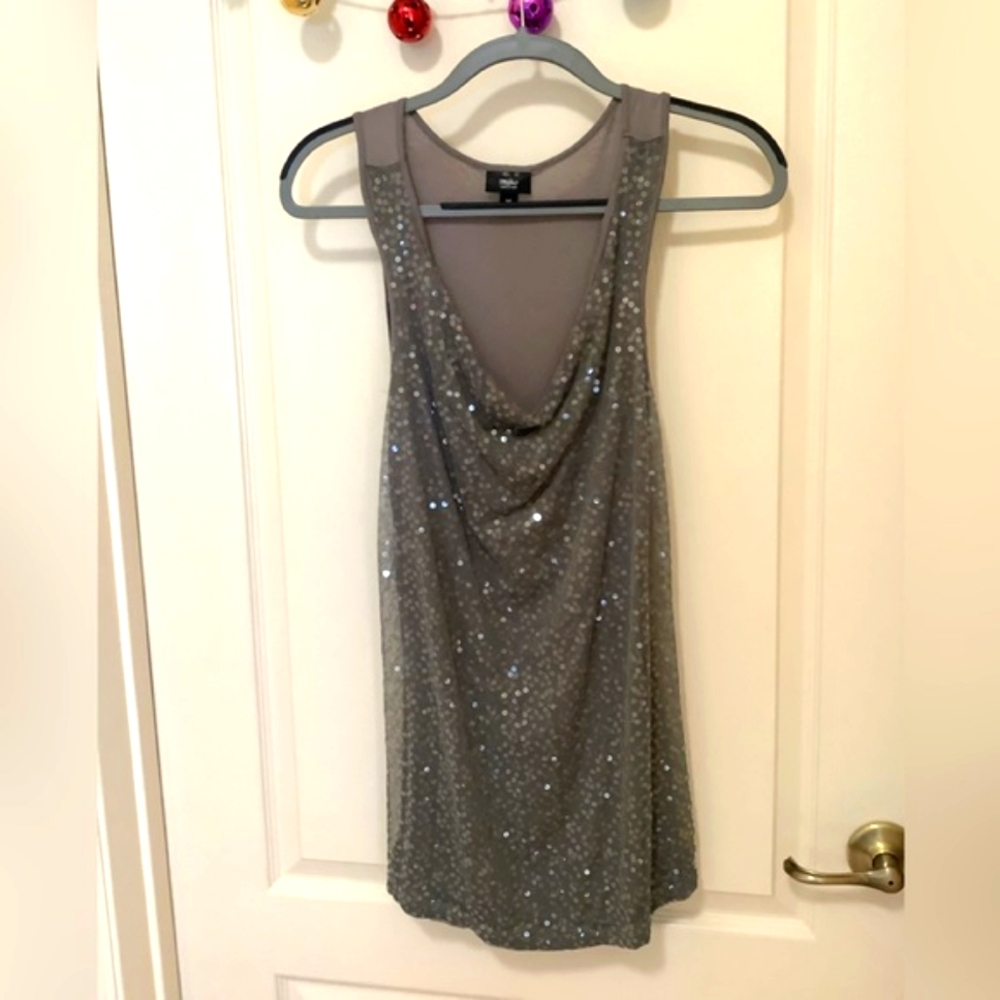 Sequin sexy  tank top Med gray in good condition solid gray back stre…